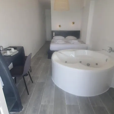 Verykokkos On The Apartman Ajía Ána