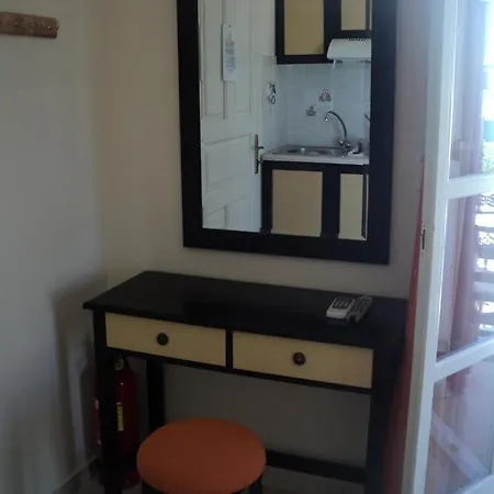 Verykokkos On The Apartman Ajía Ána